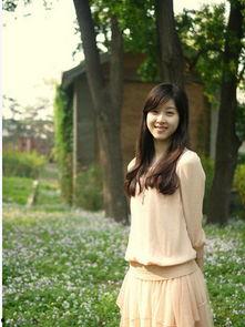 奶茶妹 背景,从网红到商业女王的蜕变之路