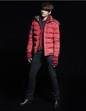 帅哥照片冬季,冬日暖阳下的型男风采